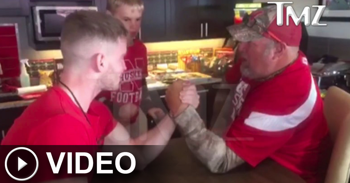 Larry the Cable Guy breaks Army veteran's arm in arm-wrestling match.