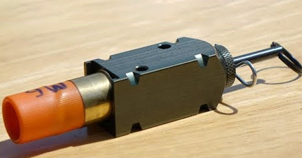 Jeff from TAOFLEDERMAUS takes a closer look at the 12 gauge trip wire alarm by Fi...